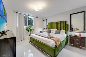 Master King Bedroom