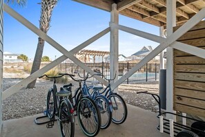 Complimentary bikes to cruise the island!