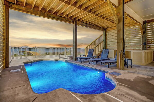 Private, Lagoon Front 88 Degree Heated Pool