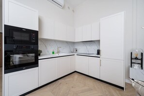 Kitchen | Book Now with RENTUJEMY.COM