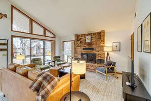 Living Room | Smart TV | Picture Windows | Free WiFi