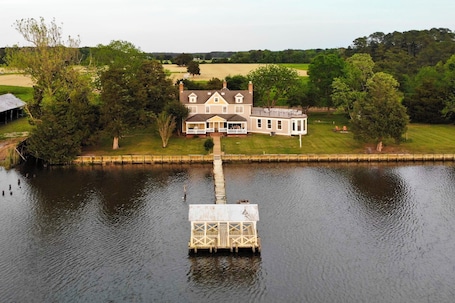 Eden Vacation Rental | 5BR | 3.5BA | 3,684 Sq Ft | 5 Steps Required