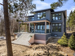 Cottage - Lake Side