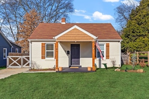 Charming downtown bungalow