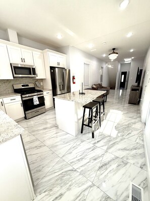 Fully equipped kitchen.