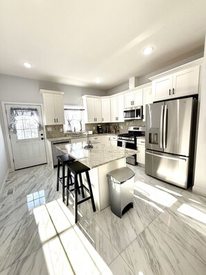 Fully equipped kitchen.