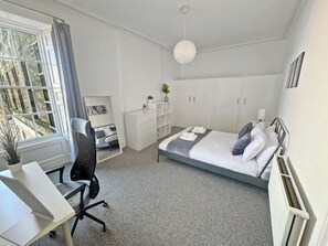 Bedroom 1 - King Size Bed