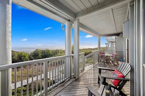 Beachfront, Direct Access!
