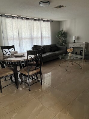 Livingroom/Dining room
