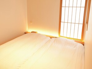 ・[Renka no Ma] We have five single futons made by Nishikawa. You can have a good night's sleep on these high-quality bedding.