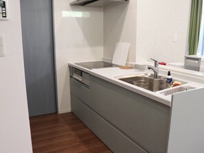 ・[Kitchen/Mint] The kitchen is clean and easy to use, so you can enjoy cooking just like at home.