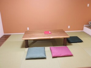 ・[Guest Room/Rosemary] Feel the warmth of the tatami mats and enjoy a relaxing time to relax your mind and body.