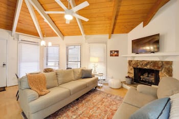 < 1 Mi to Beech Mountain Resort: Comfy Condo