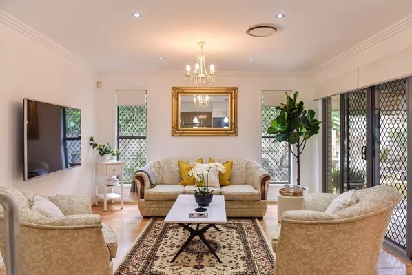 Living Room ( The Parlour ) 