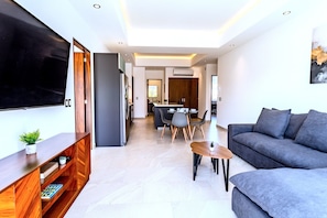 Condo - Image 3