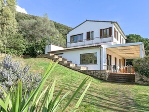 Home, House, Architecture, Porch, Residential Area, Roof, Cottage, Estate, Slope, Farmhouse