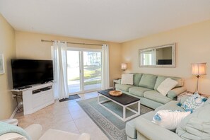 St. Augustine Beach Rentals Living Room