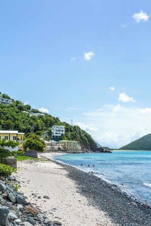 Apple Bay beach is on your doorstep and has world-class winter surf & beach bars