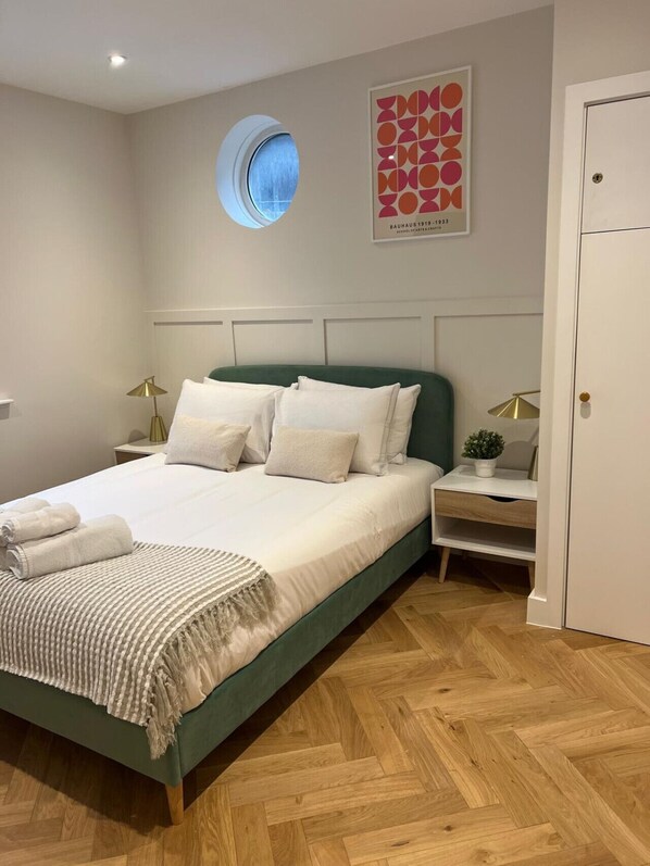 Main Bedroom - Queen size Comfort