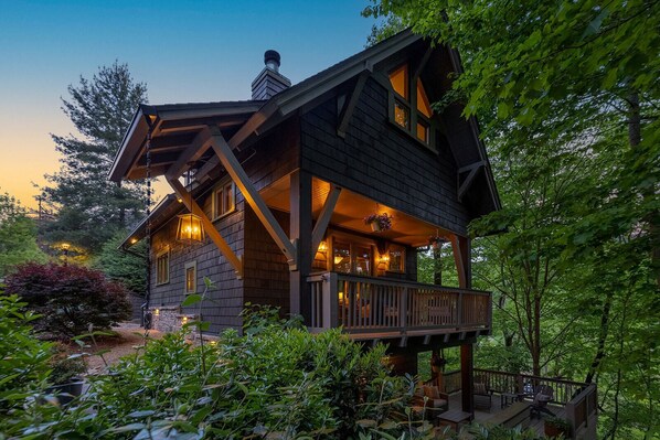 Arts & Crafts Style Design (1)