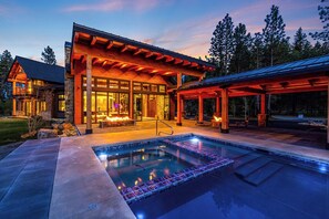 Grand Retreat - Resort-Style Salt Water Pool and Spa With Fire Lounges and Striking Timber Architecture