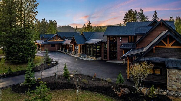 Welcome to the Grand Retreat