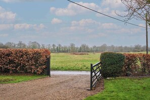 Dovecote View, Erpingham - Host & Stay