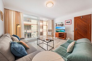 Lounge with SMART TV