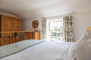 Duck Cottage, South Creake: Bedroom two with king-size bed