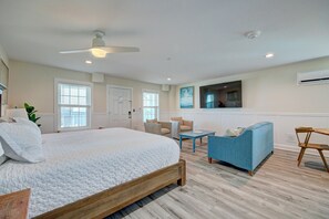 Bedroom/ living room