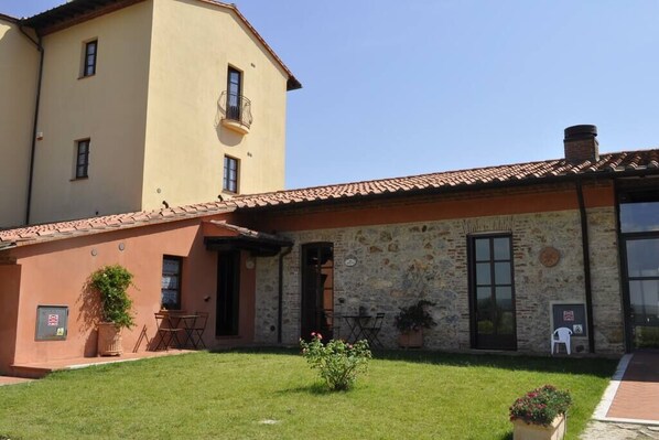 La Stalla - private entrance