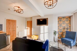 Living Room / Lounge