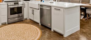 Culinary dreams come true here! Enjoy our modern amenities and spacious kitchen
