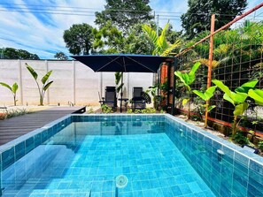 Refreshing pool