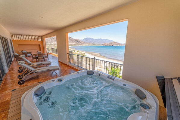Private hot tub on private veranda!
