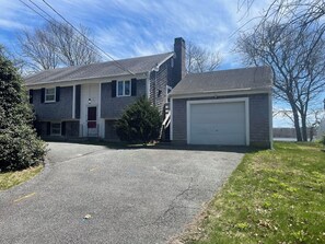 Front of house. Driveway 