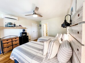 2 twin beds OR 1 king bed