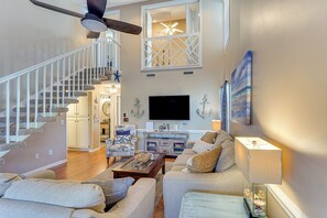 Living Room | 1st Floor | Smart TV | Free WiFi | Board Games