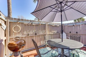 Private Patio w/ Outdoor Dining | 2-Story Condo | 2 Mi to Pier Park