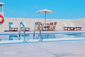 Pool inomhus/utomhus