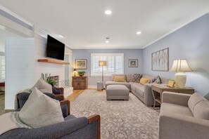 Living room with 55" Smart TV