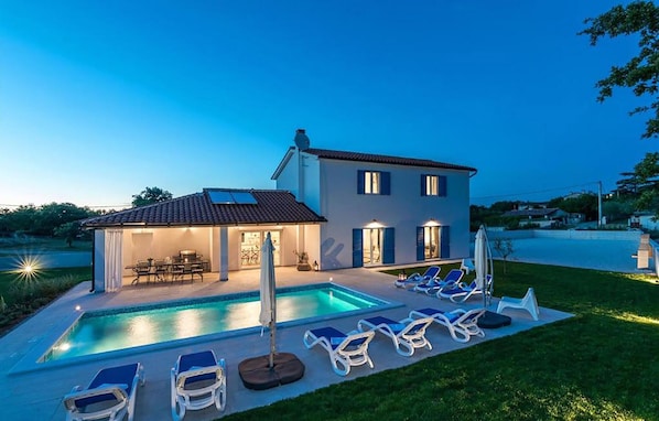 pool