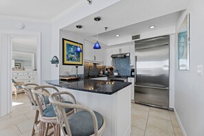 Fully equipped kitchen.