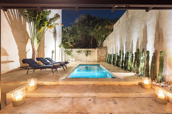 Beautiful Pool area