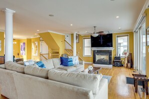 Living Room | 2nd Floor | Smart TV | Free WiFi