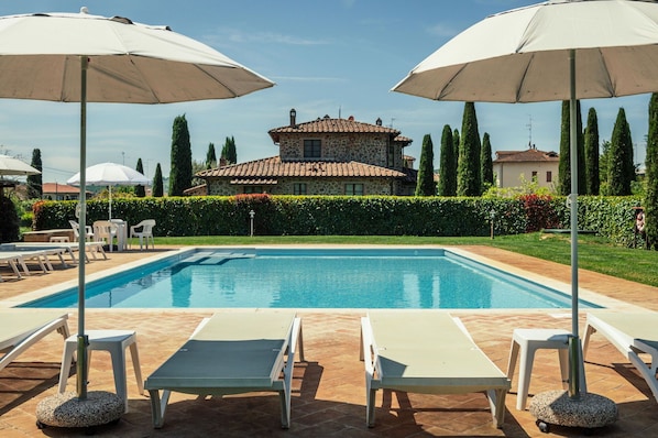 Piscine, Mobilier De Jardin, Balancelle, Recours, Tableau De Plein Air, Parapluie, Eco Hôtel, Villa, Chaise, Ombre