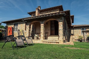 Architecture, Maison, Porte, Toit, Domicile, Chalet, Biens, Colonne, Ferme, Porche