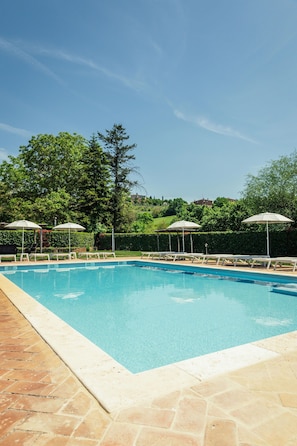 Piscine, Recours, Mobilier De Jardin, Eco Hôtel, Jardin, Loisir, Thermes, Ombre, Balancelle, Aménagement Paysager