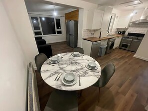 Elegant Dining Space – Perfect for Meals and Memories!