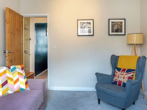 Living area | McEnroe Cottage, Broadstairs